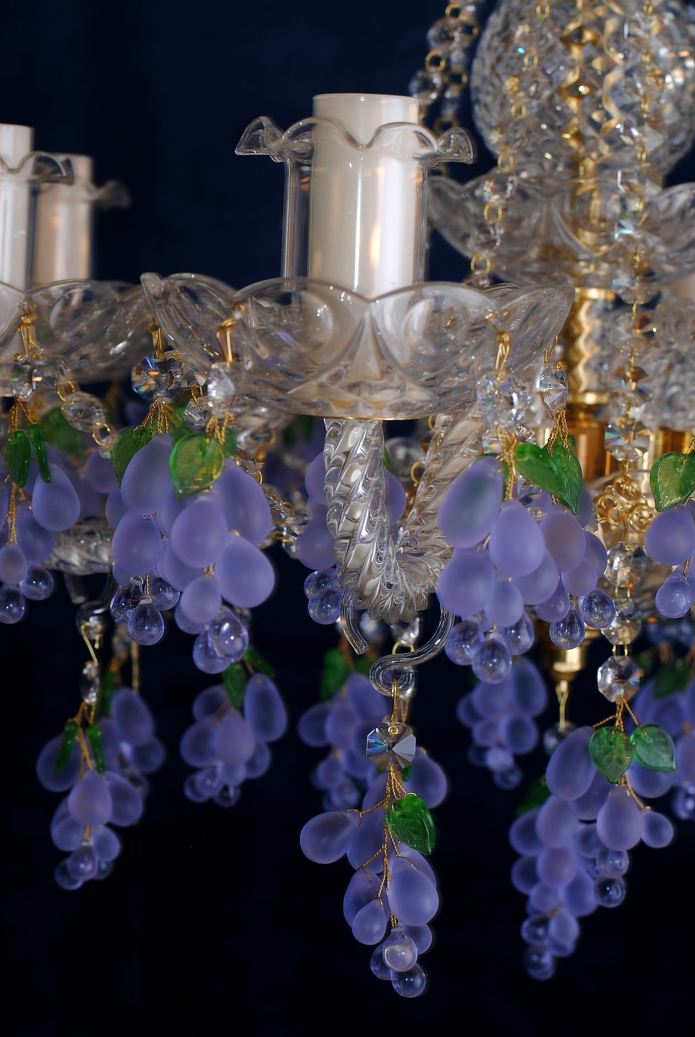 Чешская хрустальная подвесная люстра с подвесками в форме винограда. 8 ламп. L120\8\62 ALEX PB